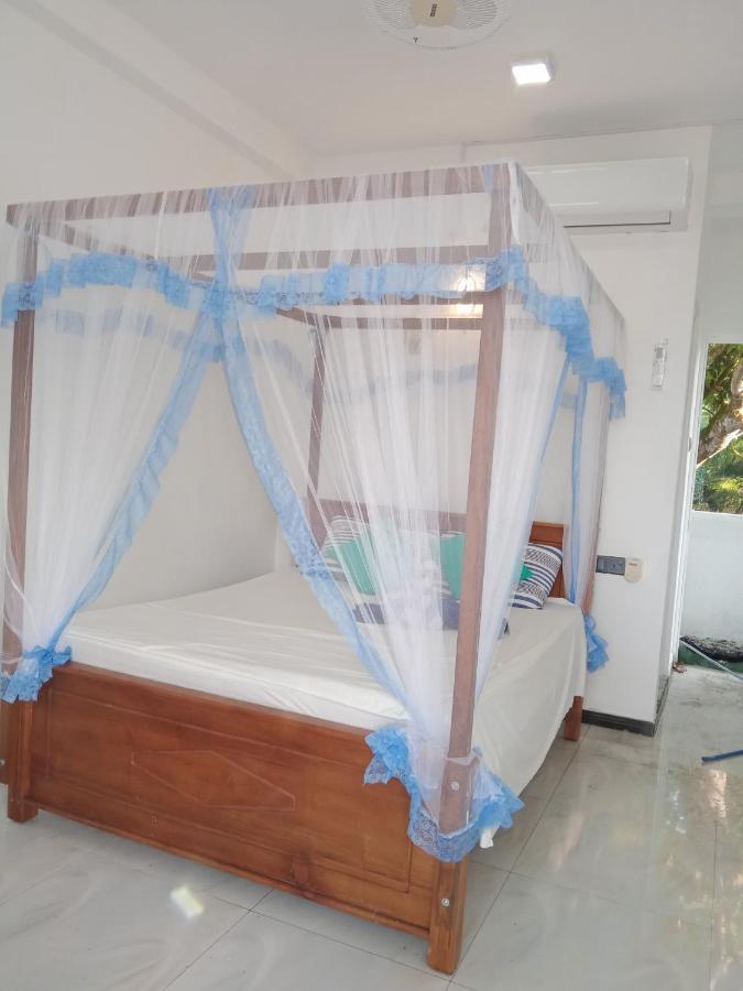 Moon Light Guest Bed and Breakfast Mirissa Exterior foto