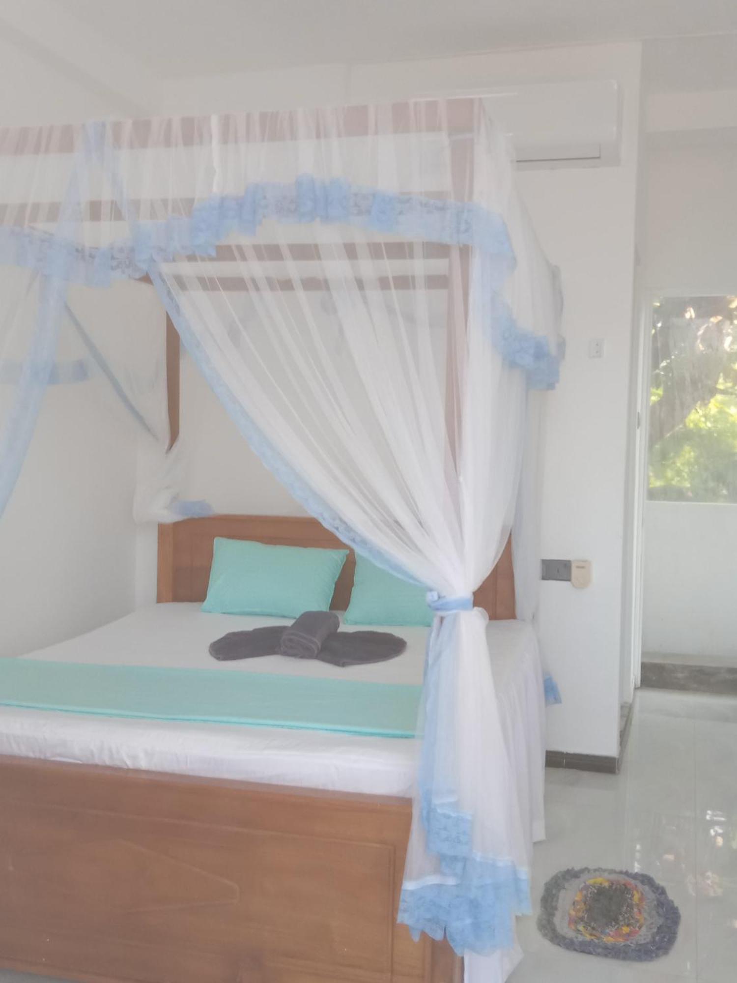 Bed and Breakfast Moon Light Guest Mirissa Habitación foto
